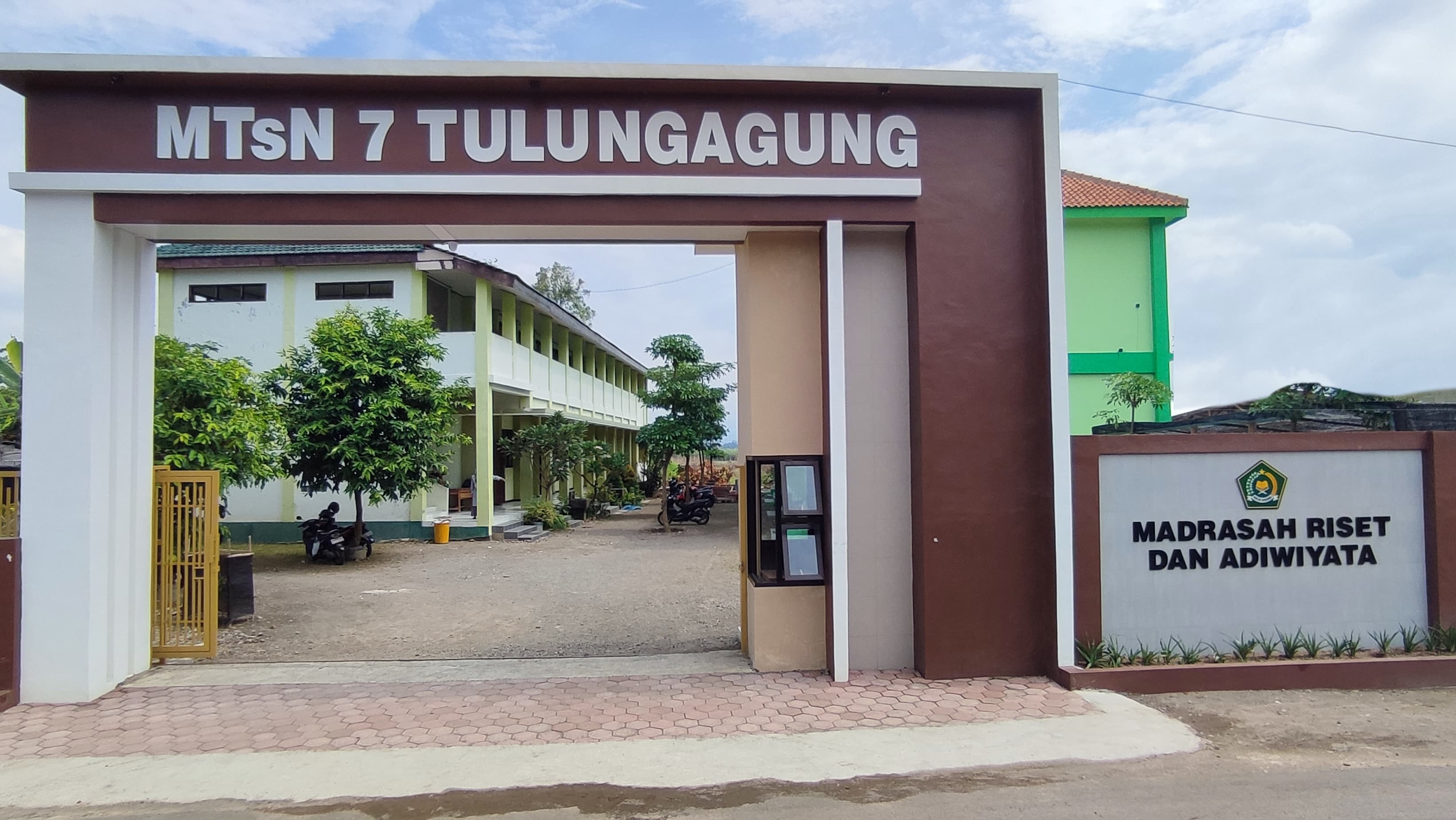 Latar Belakang Madrasah